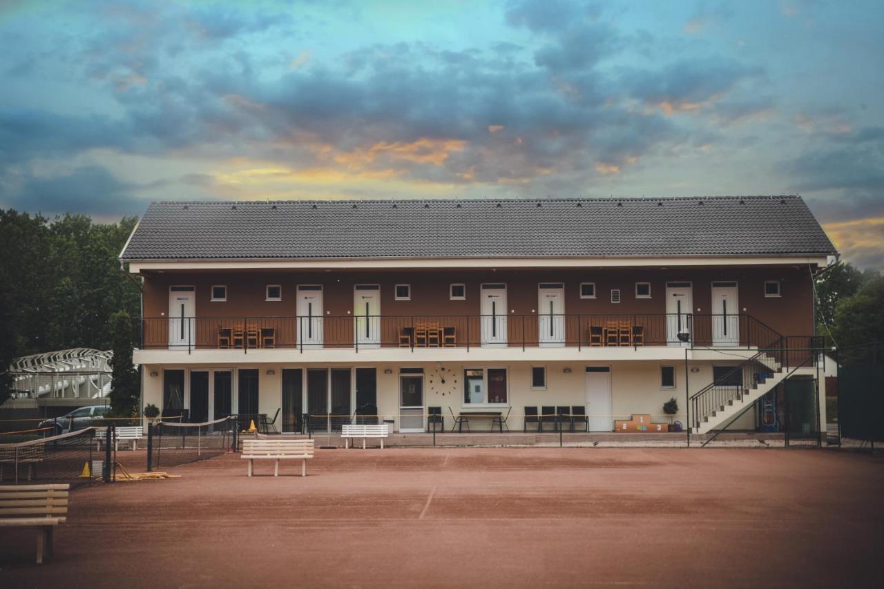 Tenisz Panzio - บายา ภายนอก รูปภาพ